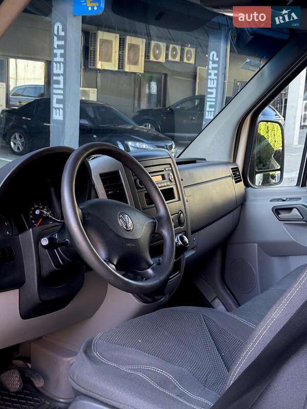 Грузовой фургон Volkswagen Crafter 2012 в Львове