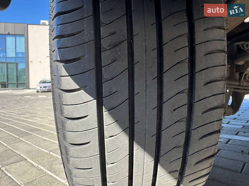 Автовоз Volkswagen Crafter 2010 в Ровно
