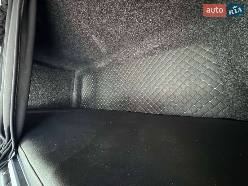 Автовоз Volkswagen Crafter 2010 в Ровно