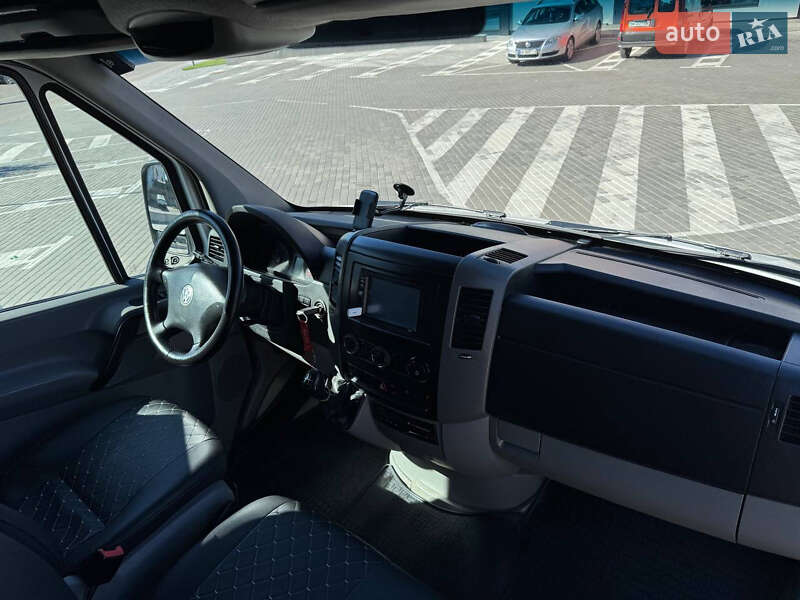Автовоз Volkswagen Crafter 2010 в Ровно