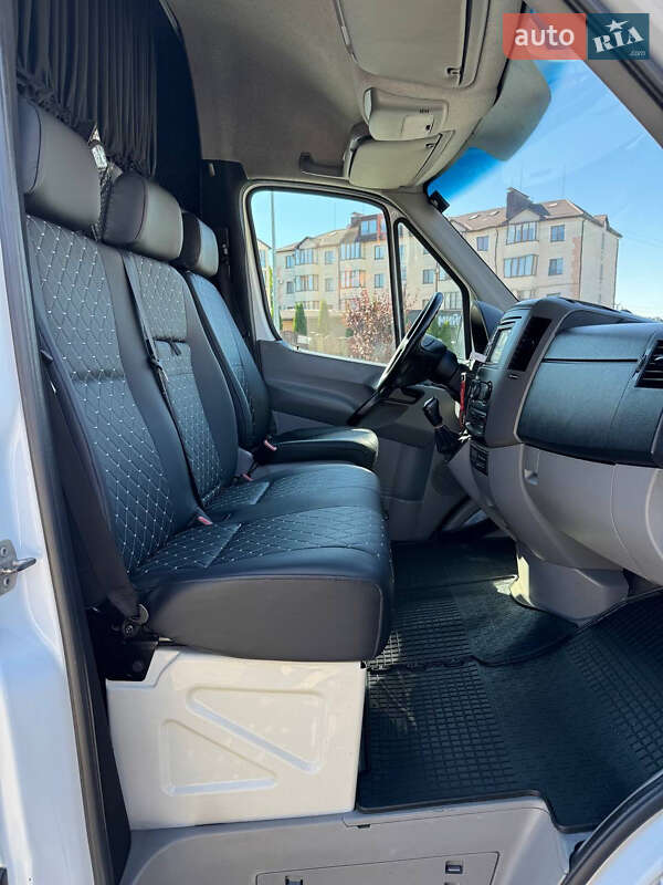 Автовоз Volkswagen Crafter 2010 в Ровно