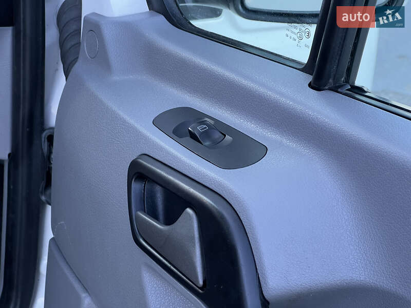 Микроавтобус Volkswagen Crafter 2013 в Киеве