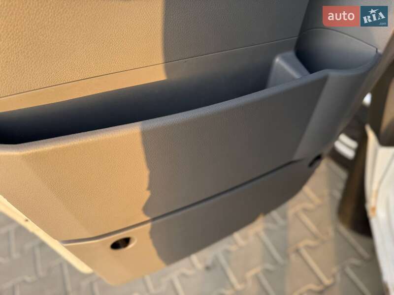 Грузовой фургон Volkswagen Crafter 2012 в Киеве