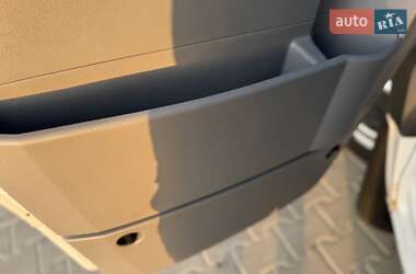 Грузовой фургон Volkswagen Crafter 2012 в 