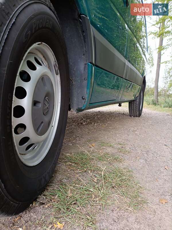 Грузовой фургон Volkswagen Crafter 2012 в Костополе