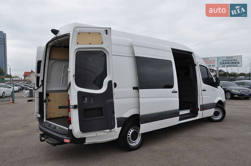 Грузовой фургон Volkswagen Crafter 2014 в Киеве