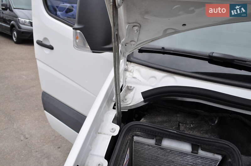 Грузовой фургон Volkswagen Crafter 2014 в Киеве