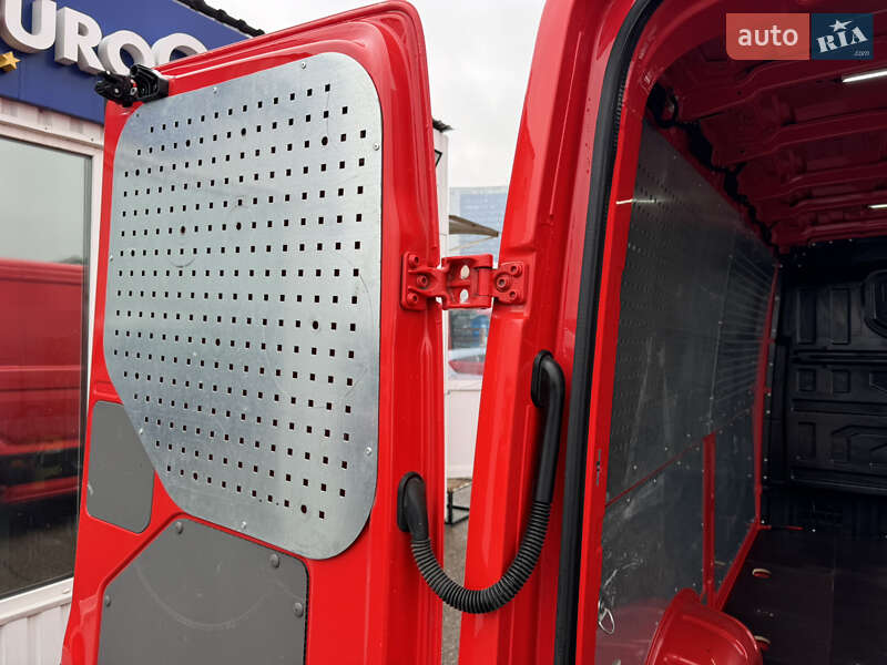 Грузовой фургон Volkswagen Crafter 2019 в Киеве