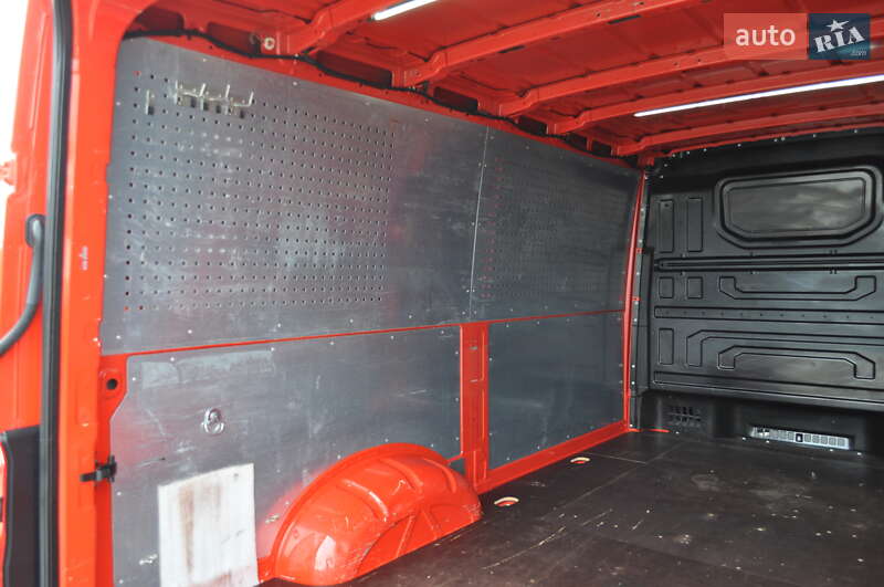 Грузовой фургон Volkswagen Crafter 2019 в Киеве