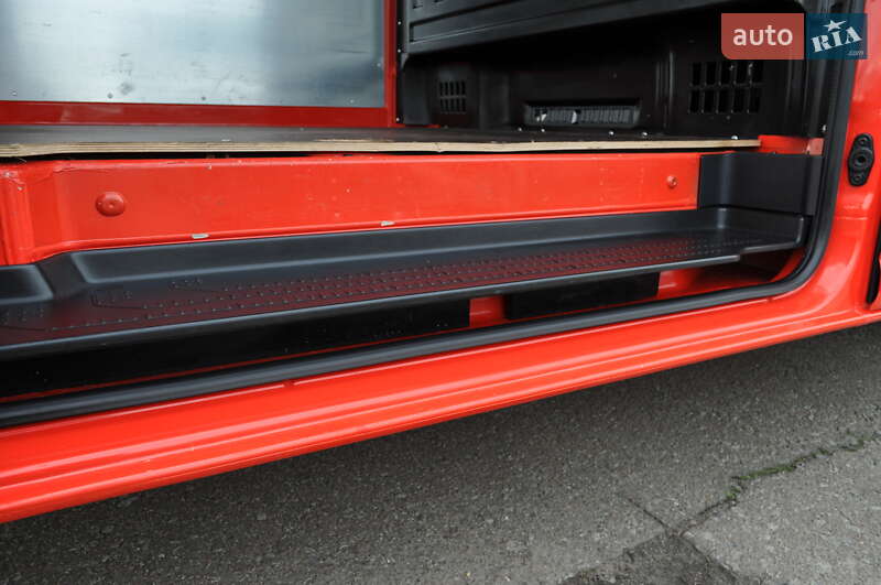 Грузовой фургон Volkswagen Crafter 2019 в Киеве