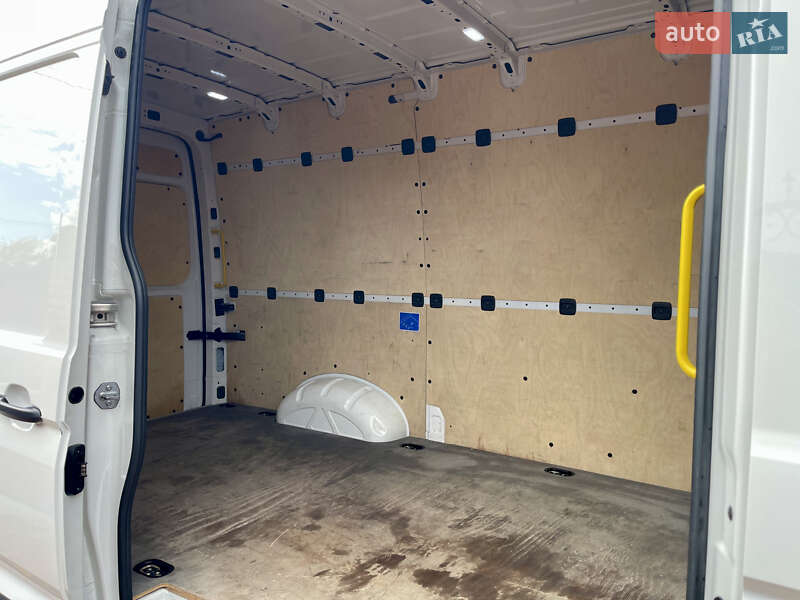 Вантажопасажирський фургон Volkswagen Crafter 2019 в Житомирі