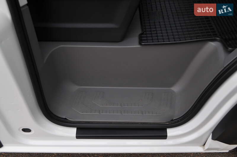 Вантажний фургон Volkswagen Crafter 2021 в Києві