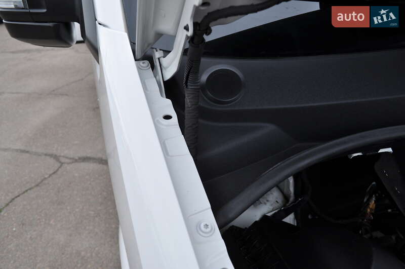 Вантажний фургон Volkswagen Crafter 2021 в Києві