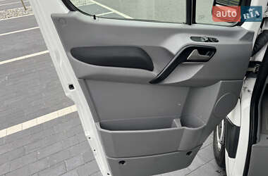 Вантажний фургон Volkswagen Crafter 2015 в 