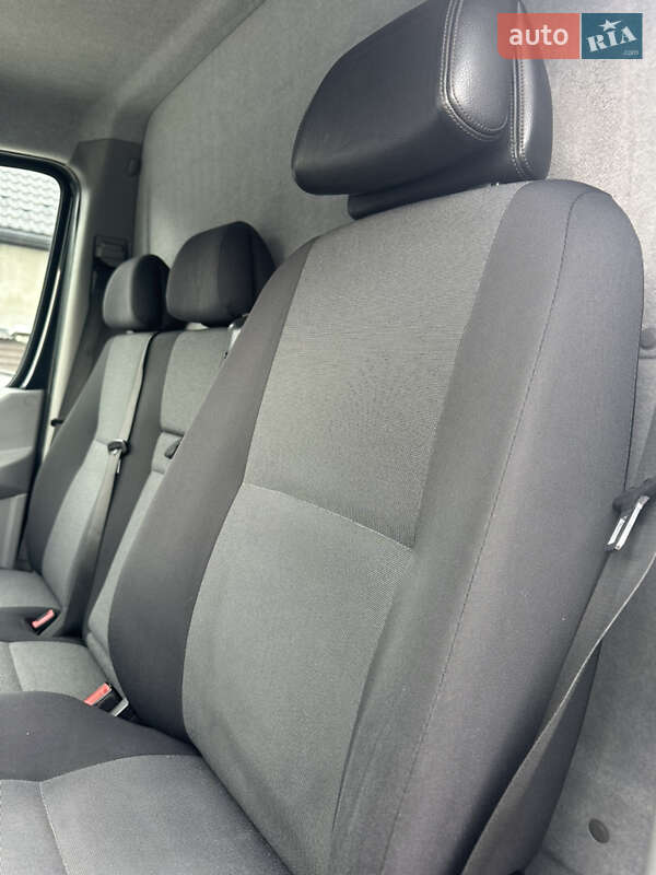 Вантажний фургон Volkswagen Crafter 2016 в Дубні