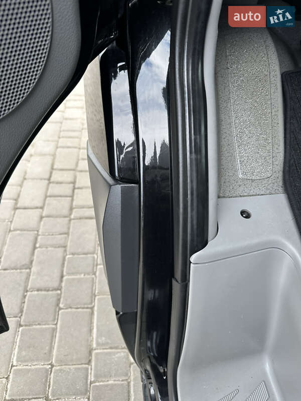 Вантажний фургон Volkswagen Crafter 2016 в Дубні