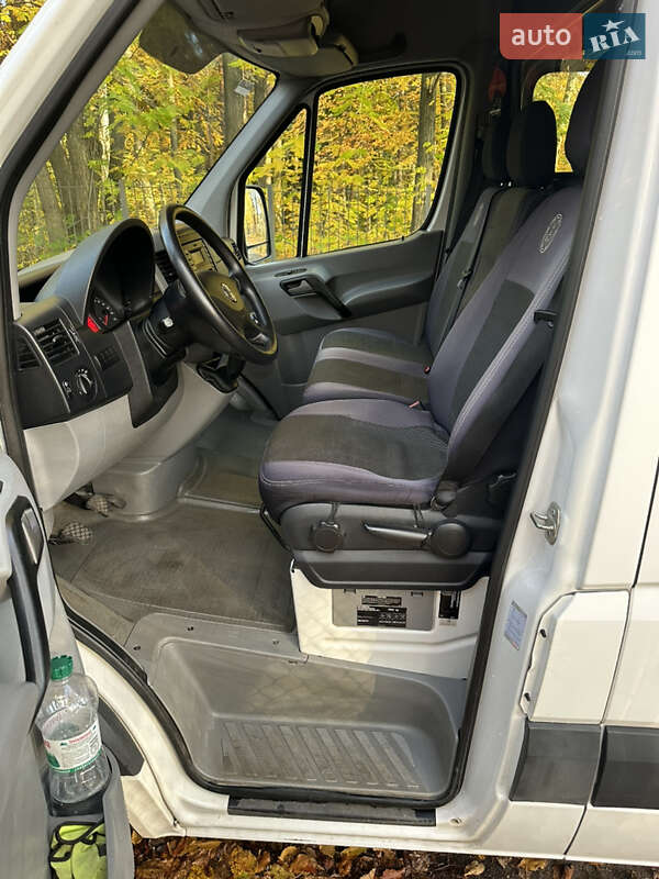 Вантажний фургон Volkswagen Crafter 2014 в Києві