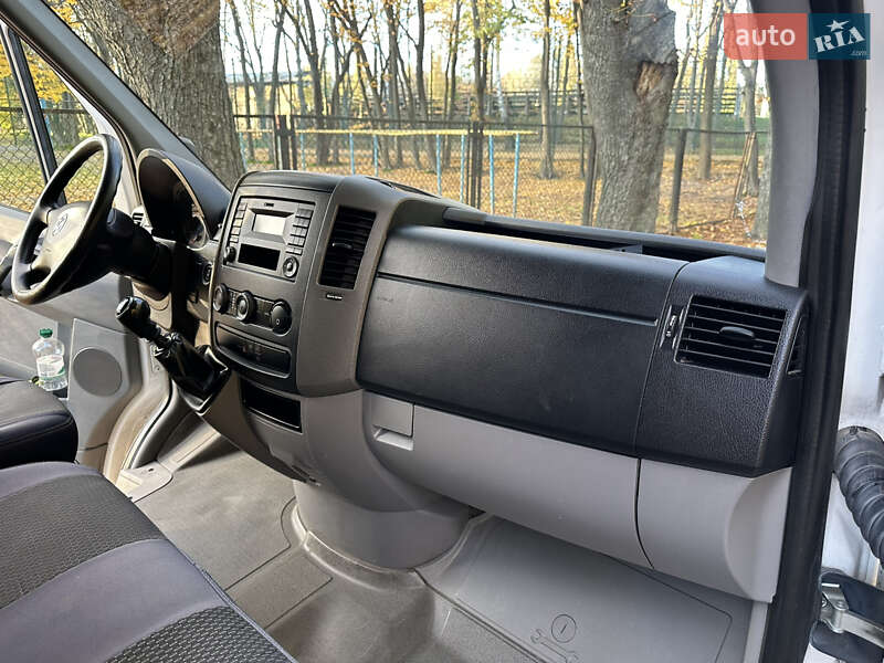 Вантажний фургон Volkswagen Crafter 2014 в Києві