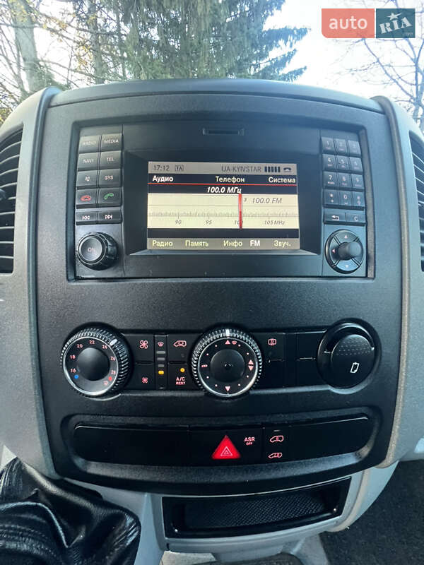 Вантажний фургон Volkswagen Crafter 2016 в Чернівцях