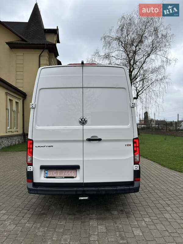 Вантажопасажирський фургон Volkswagen Crafter 2017 в Почаєві