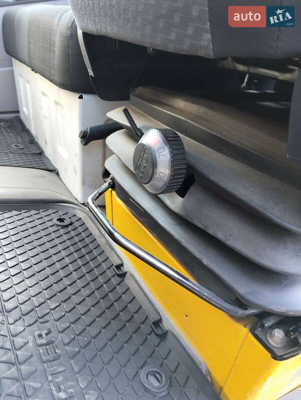 Мікроавтобус вантажний (до 3,5т) Volkswagen Crafter 2013 в Млиніві фото 9 Мікроавтобус вантажний (до 3,5т) Volkswagen Crafter 2013 в Млиніві