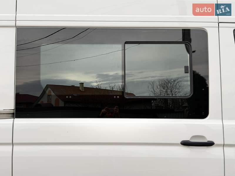 Вантажний фургон Volkswagen Crafter 2018 в Чернівцях