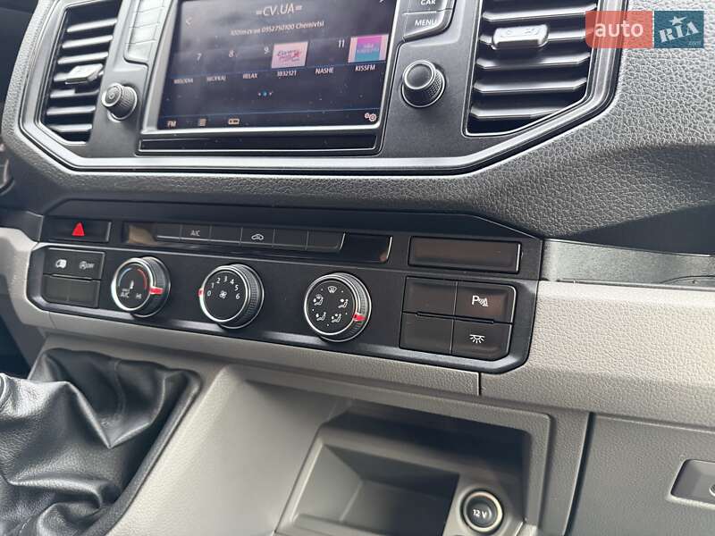 Вантажний фургон Volkswagen Crafter 2018 в Чернівцях