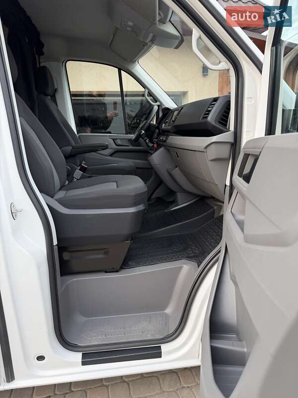 Вантажний фургон Volkswagen Crafter 2018 в Чернівцях