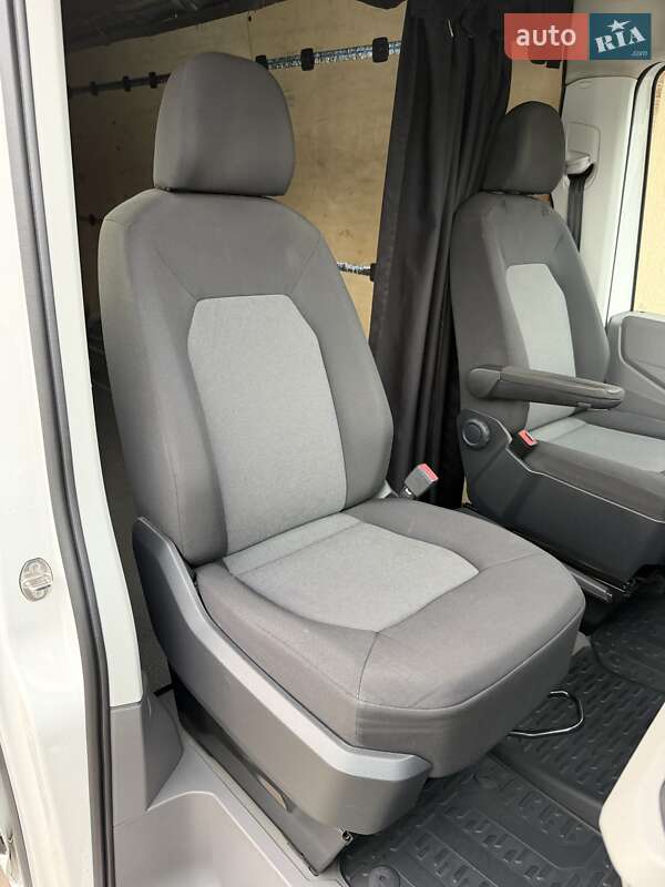 Вантажний фургон Volkswagen Crafter 2018 в Чернівцях