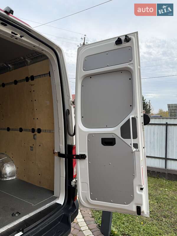 Вантажний фургон Volkswagen Crafter 2018 в Чернівцях