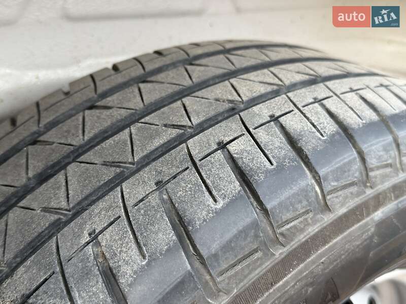 Вантажний фургон Volkswagen Crafter 2018 в Чернівцях