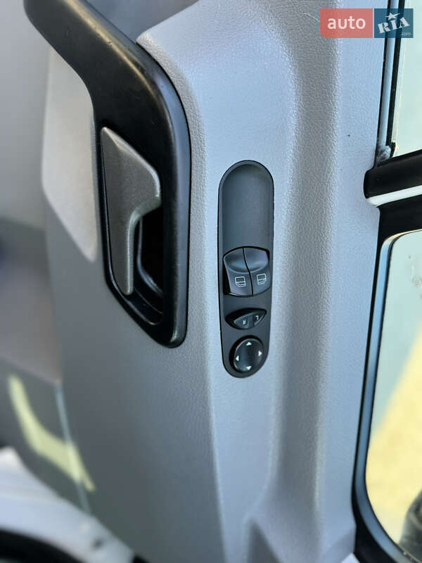 Вантажопасажирський фургон Volkswagen Crafter 2015 в Ковелі фото 17 Вантажопасажирський фургон Volkswagen Crafter 2015 в Ковелі