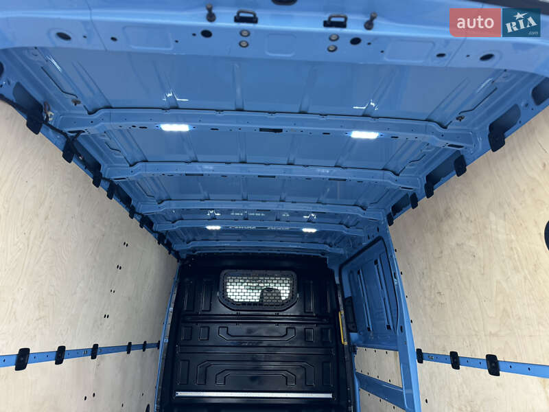 Грузовой фургон Volkswagen Crafter 2021 в Киеве