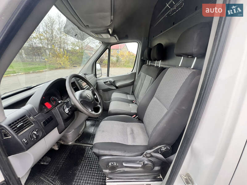 Вантажний фургон Volkswagen Crafter 2014 в Одесі
