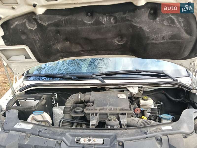 Вантажний фургон Volkswagen Crafter 2015 в Почаєві