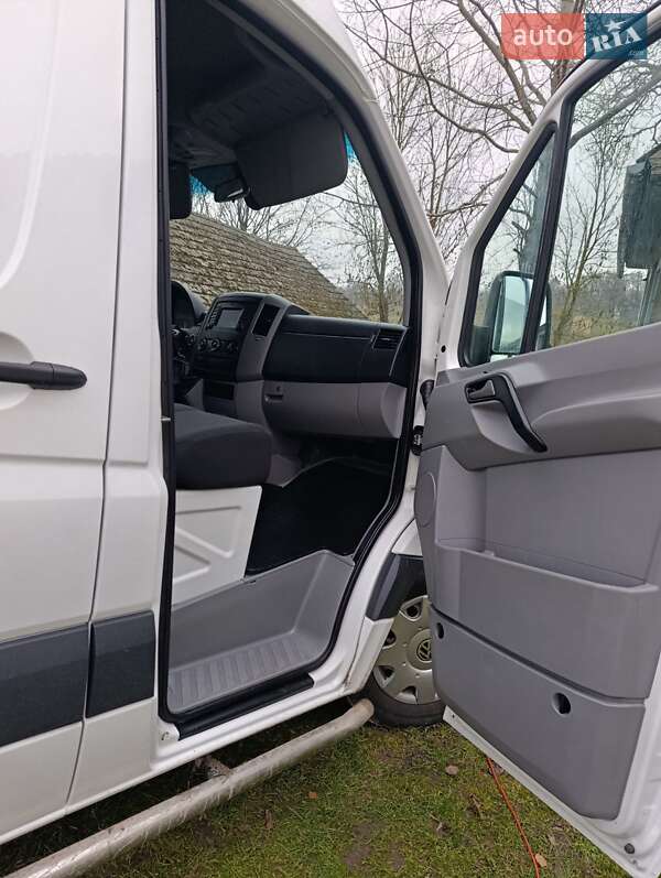 Вантажний фургон Volkswagen Crafter 2015 в Почаєві