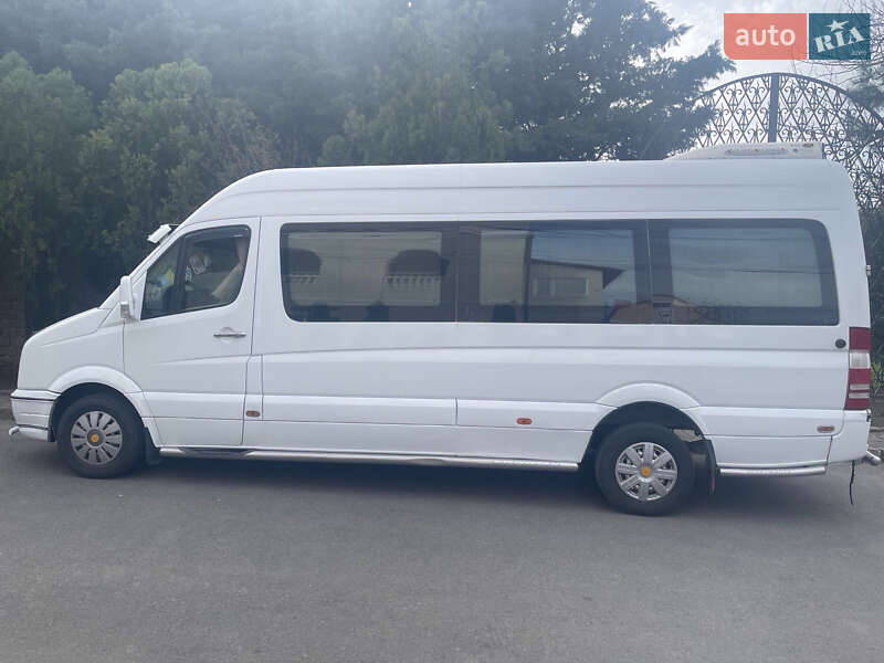 Микроавтобус Volkswagen Crafter 2011 в Измаиле