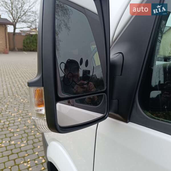 Вантажний фургон Volkswagen Crafter 2016 в Почаєві
