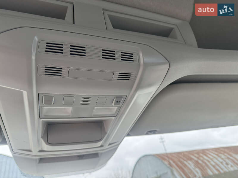Грузопассажирский фургон Volkswagen Crafter 2019 в Ровно