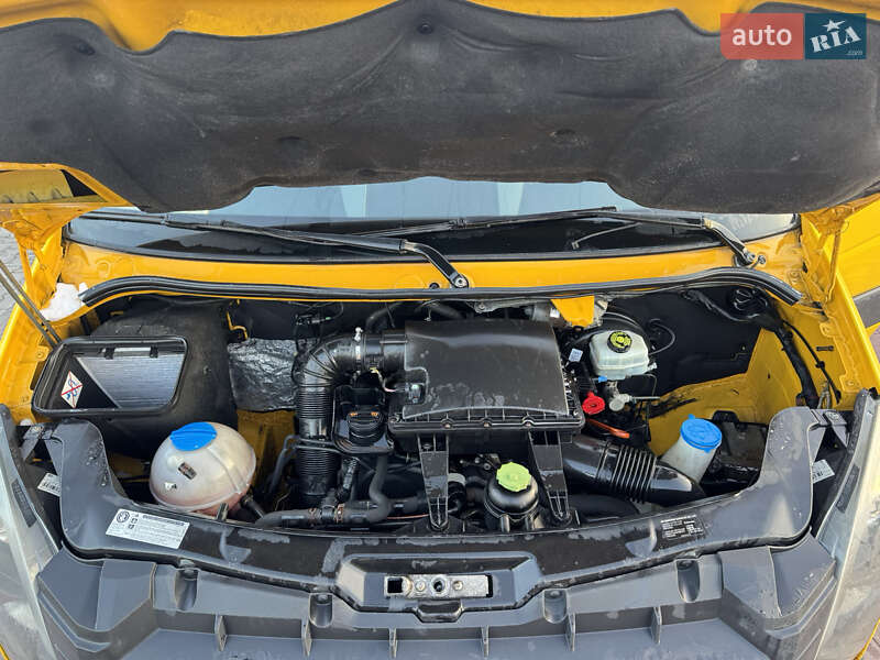 Автовоз Volkswagen Crafter 2012 в Ровно