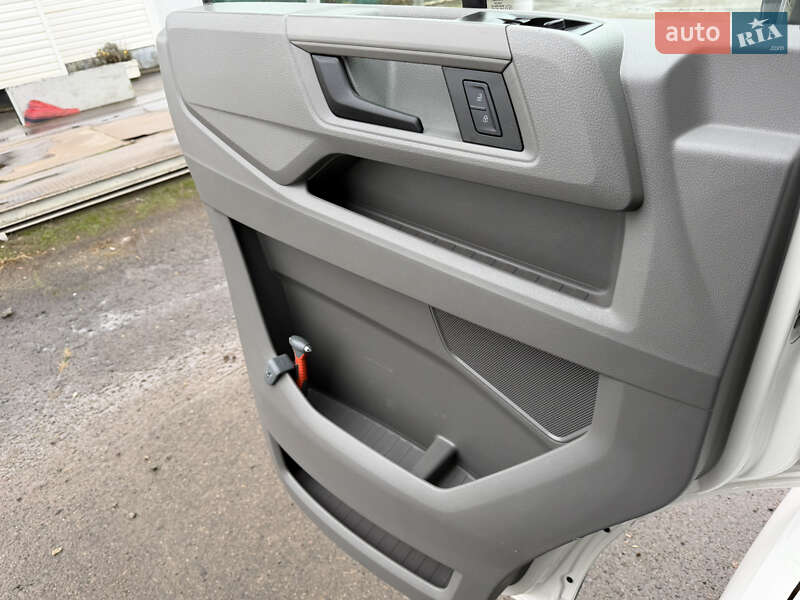 Вантажопасажирський фургон Volkswagen Crafter 2020 в Рівному