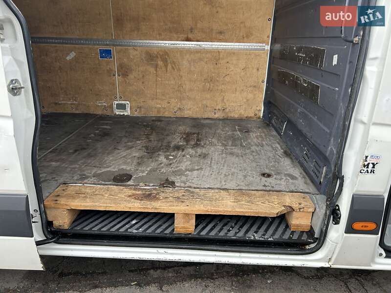 Вантажний фургон Volkswagen Crafter 2014 в Рівному