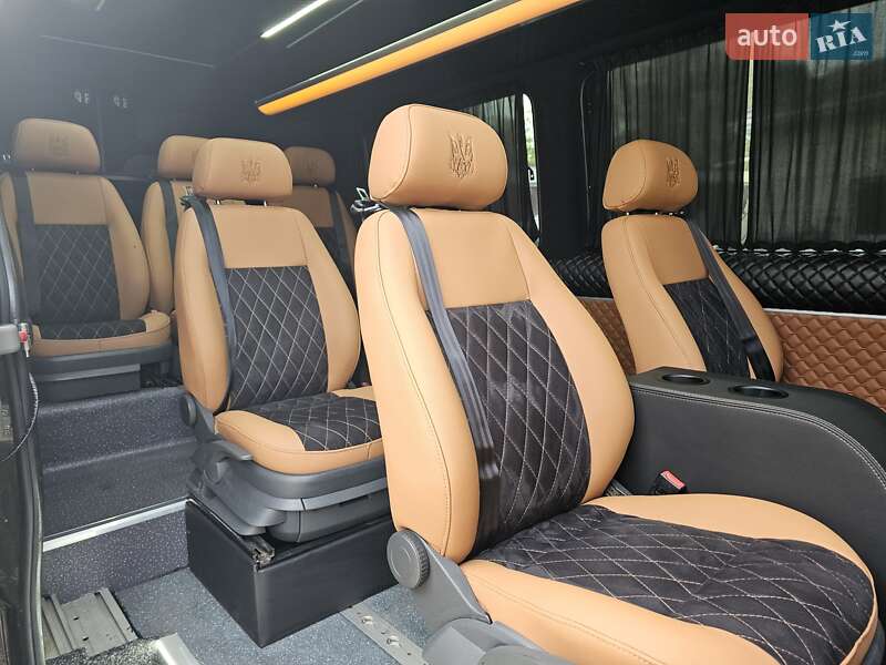 Микроавтобус Volkswagen Crafter 2016 в Киеве