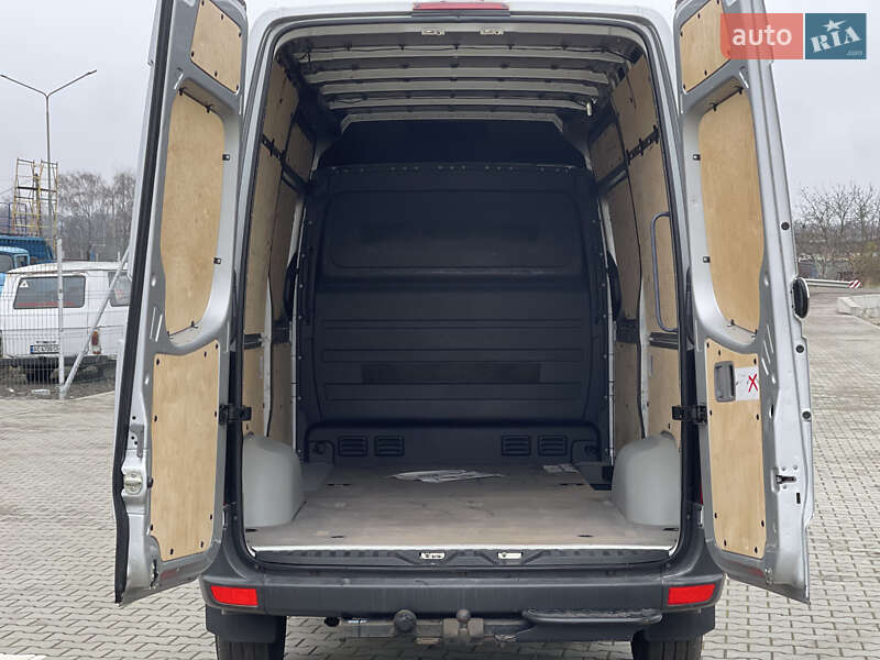 Вантажний фургон Volkswagen Crafter 2016 в Нововолинську