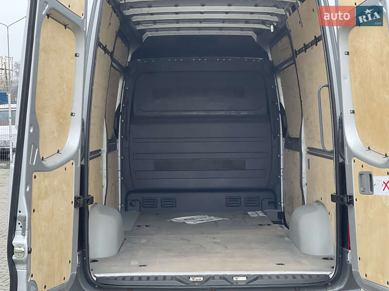 Вантажний фургон Volkswagen Crafter 2016 в Нововолинську