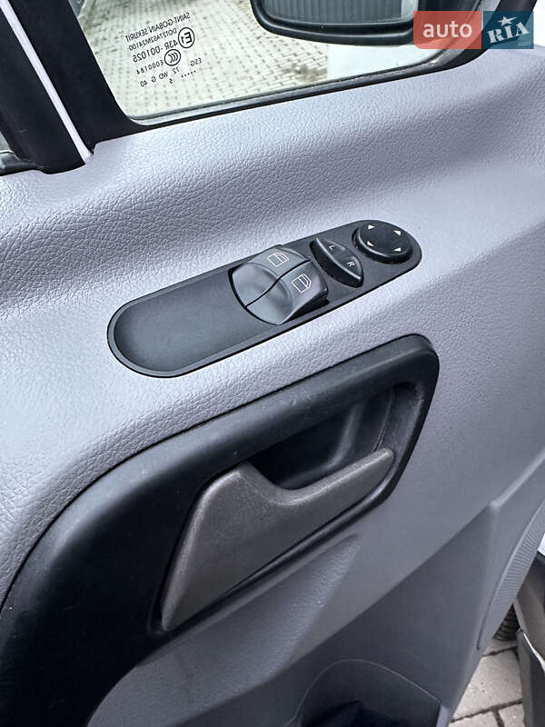 Микроавтобус Volkswagen Crafter 2015 в Ужгороде фото 21 Микроавтобус Volkswagen Crafter 2015 в Ужгороде