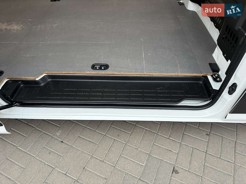 Грузовой фургон Volkswagen Crafter 2021 в Киеве фото 113 Грузовой фургон Volkswagen Crafter 2021 в Киеве