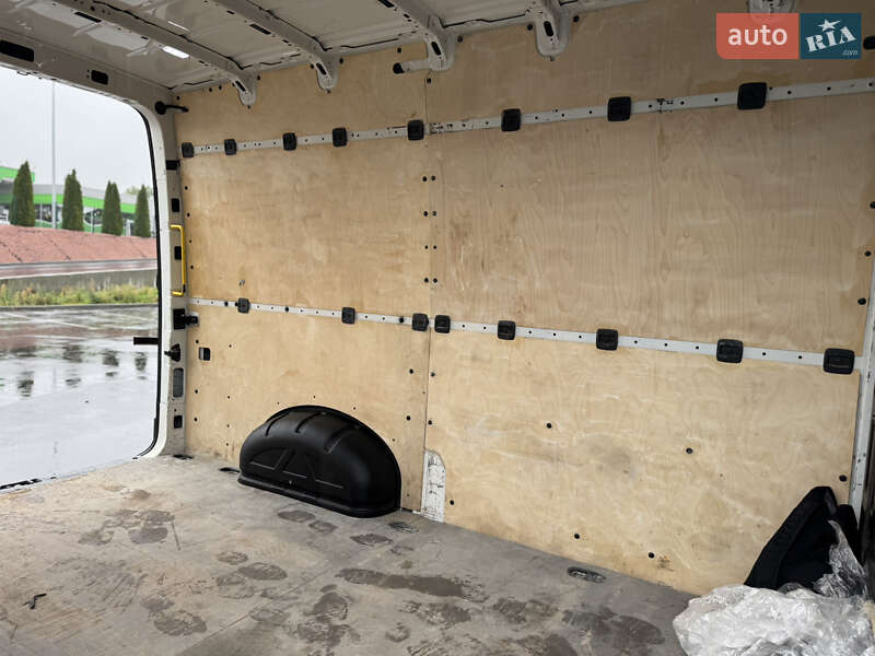 Вантажний фургон Volkswagen Crafter 2018 в Вінниці