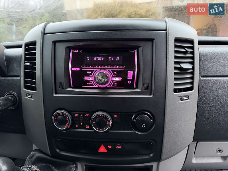 Грузовой фургон Volkswagen Crafter 2014 в Луцке