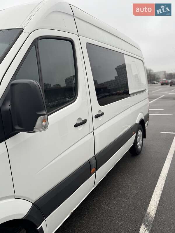 Микроавтобус Volkswagen Crafter 2015 в Киеве